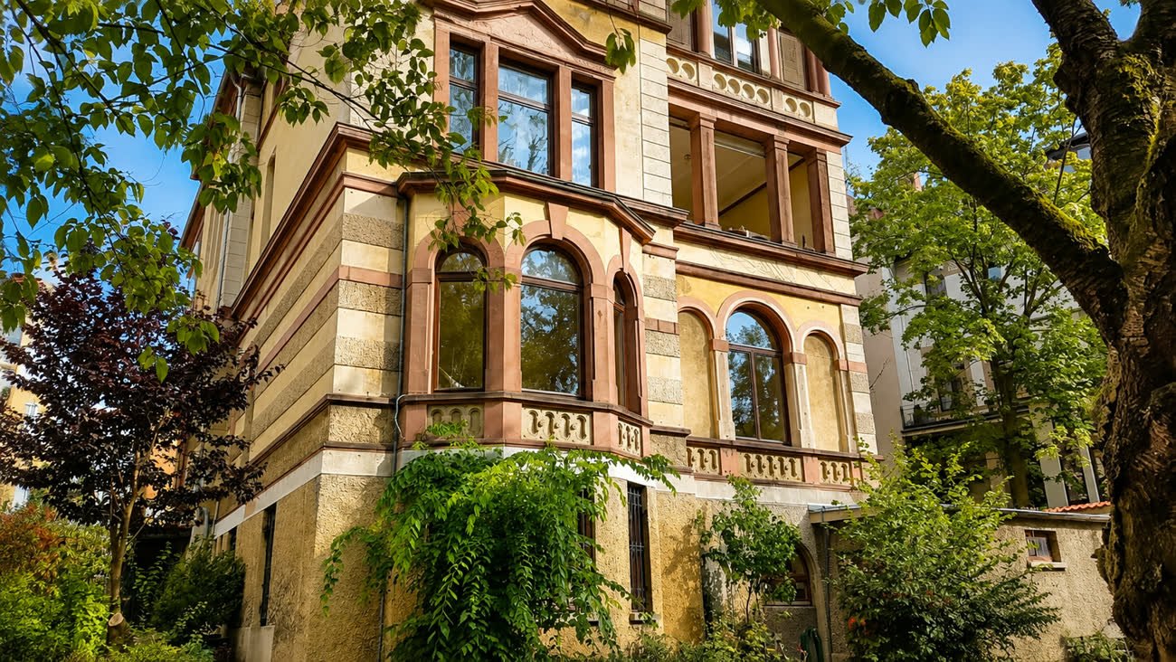 Die Praxis in einer historischen Villa hinter dem Staatstheater Braunschweig